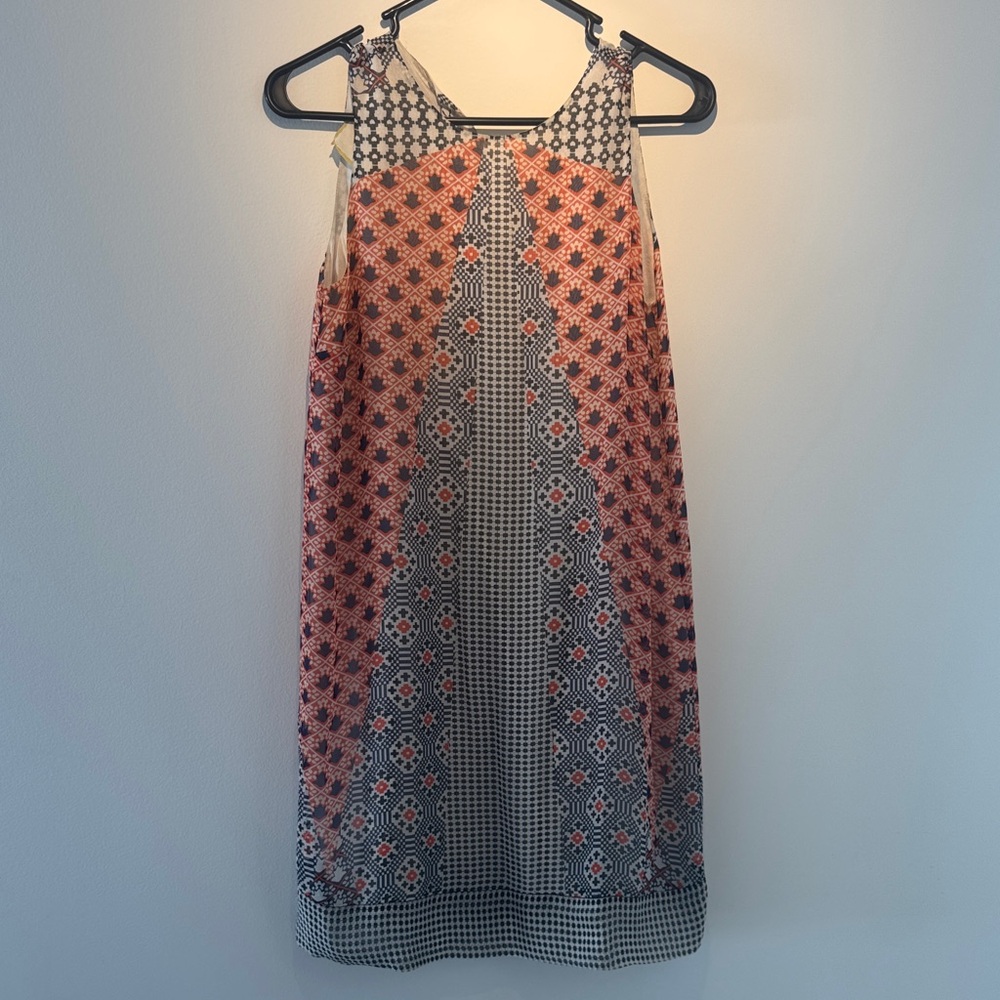 Elegant Geometric Midi Dress in Black and Pink